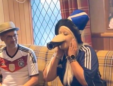 Așa beau scoțiencele berea! » 3 clipuri virale din ultimele ore de la Euro ...