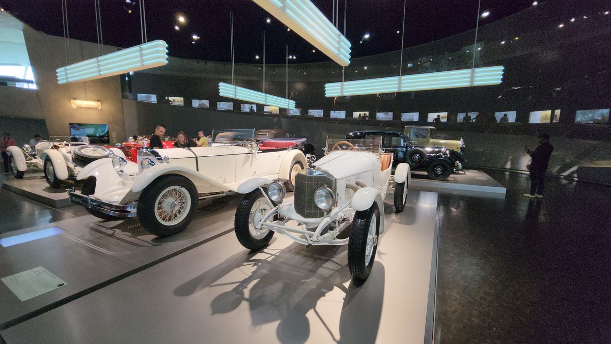 UIMITOR! Inovație, istorie, clasă și cai putere » Gazeta Sporturilor a vizitat colecția incredibilă de la Muzeul Mercedes-Benz