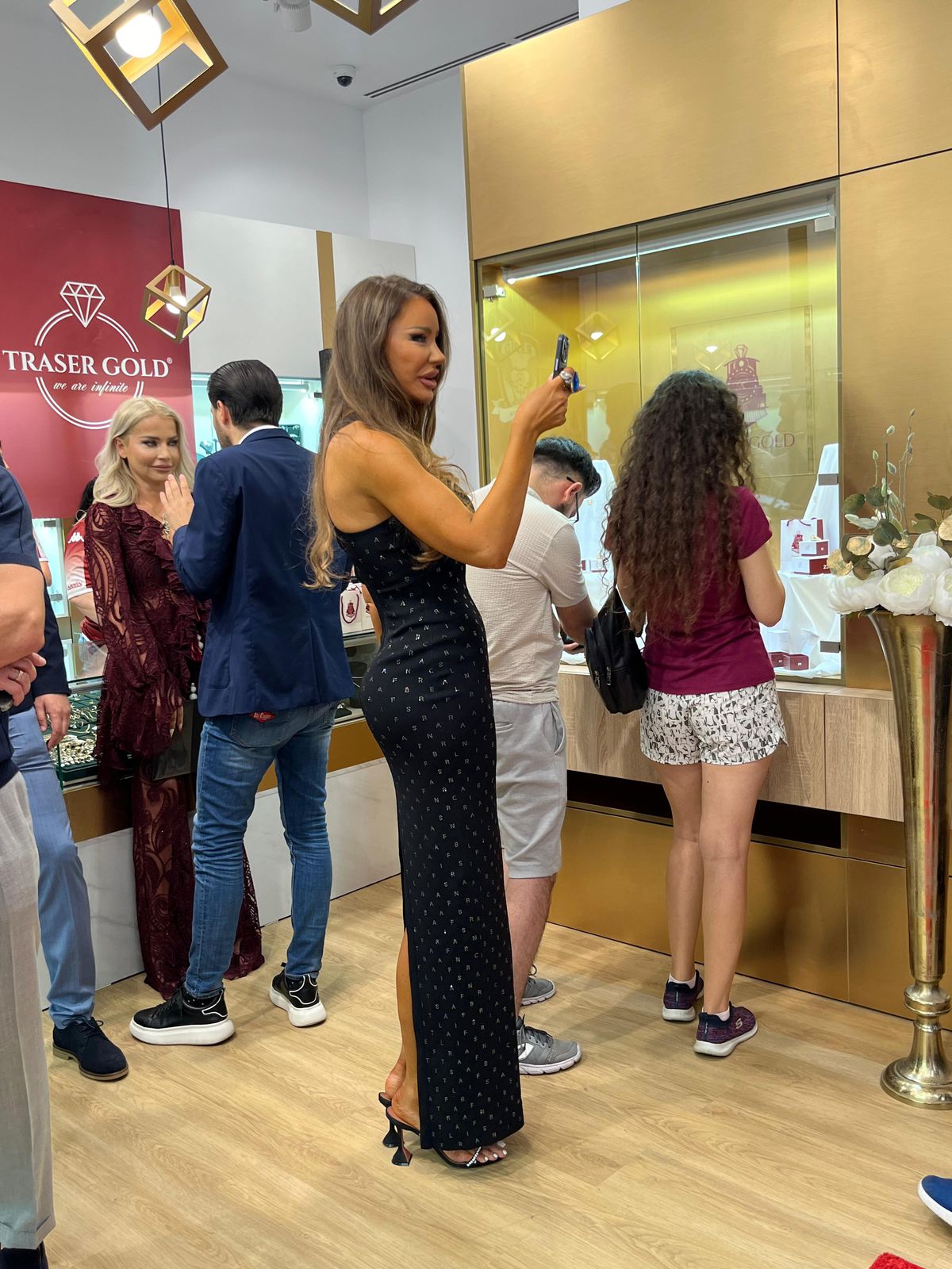 Rapid a lansat o serie de produse din aur cu o zi înainte de aniversarea clubului » Ce concurs au pregătit giuleștenii pentru fani