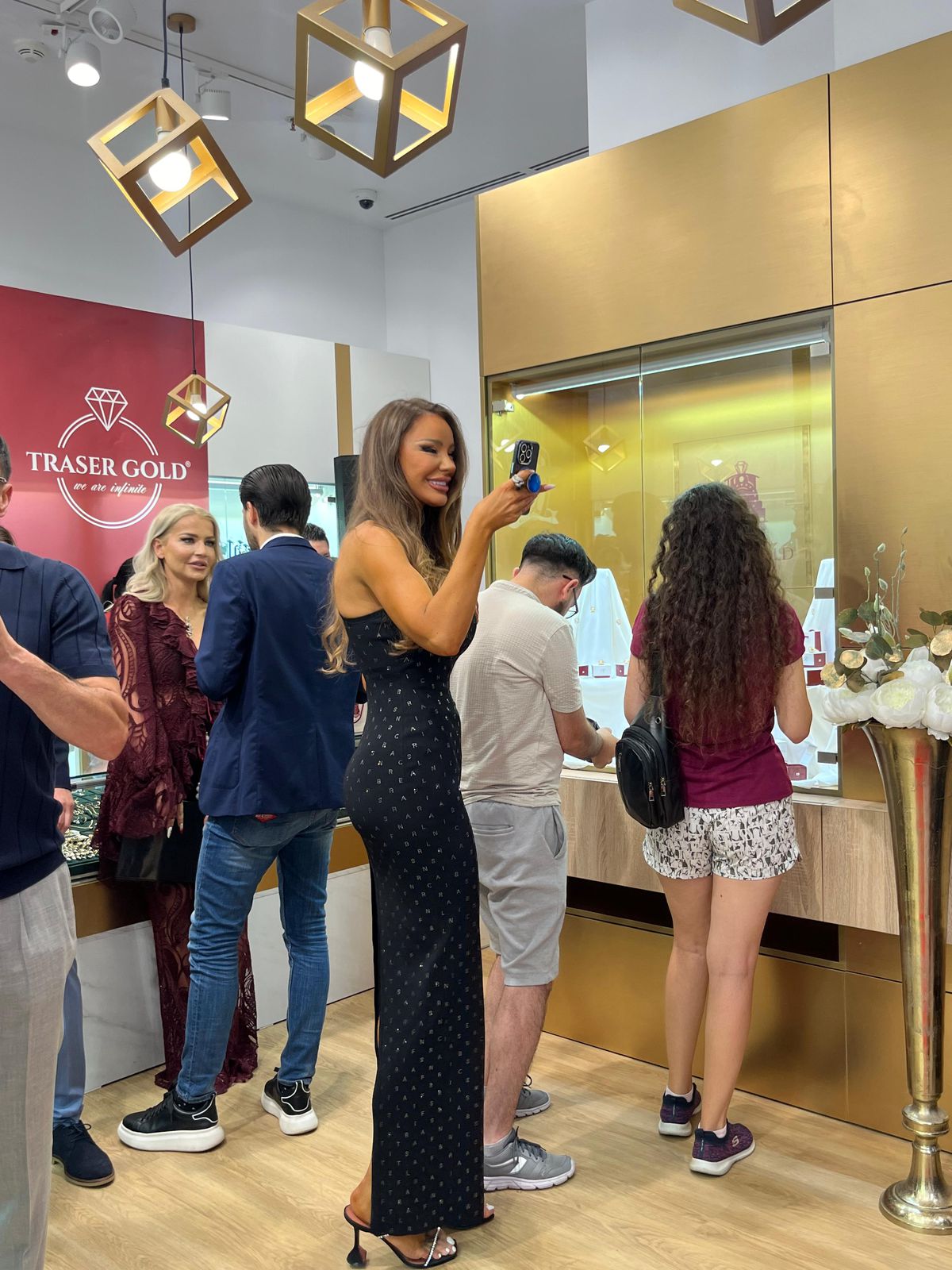 Rapid a lansat o serie de produse din aur cu o zi înainte de aniversarea clubului » Ce concurs au pregătit giuleștenii pentru fani