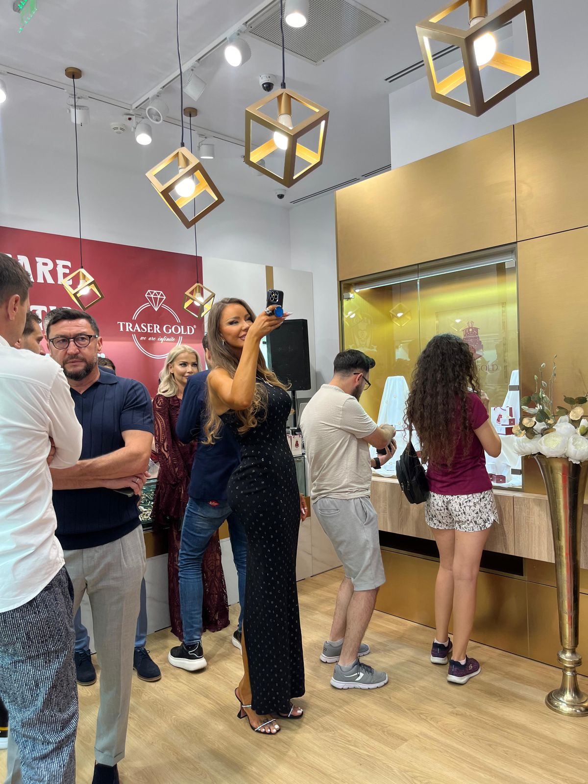 Rapid a lansat o serie de produse din aur cu o zi înainte de aniversarea clubului » Ce concurs au pregătit giuleștenii pentru fani