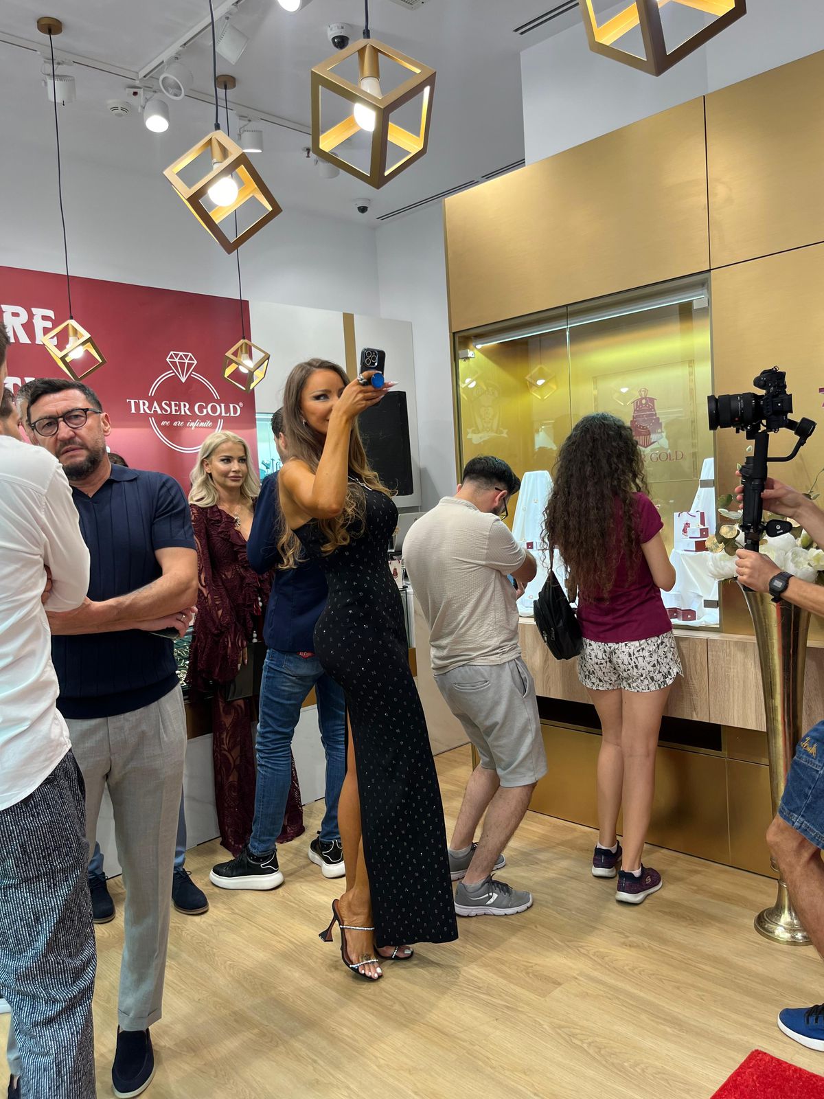 Rapid a lansat o serie de produse din aur cu o zi înainte de aniversarea clubului » Ce concurs au pregătit giuleștenii pentru fani