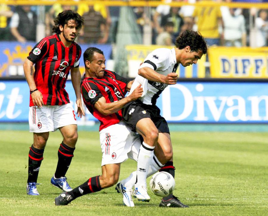 Cine a fost „Expresul”, jucătorul „cu două inimi” pe care TOȚI îl văd cel mai bun: „Fotbalul mi-a ucis primul născut, l-am dus pe brațe la spital. Am rămas și fără avere, și fără soție”