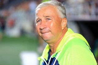 Dan Petrescu se teme de ce e mai rău și pune presiune pe patronul Varga: „Mă aștept să plece oricând cineva. Aș mai dori 2-3 jucători buni”