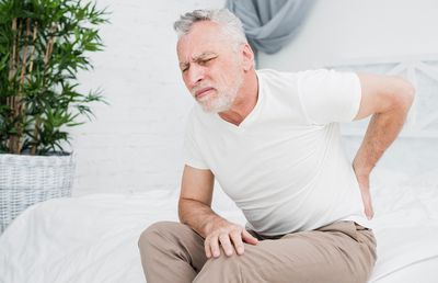 Cum se manifestă hernia de disc și ce tratamente sunt recomandate?