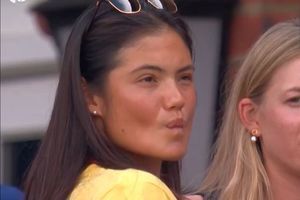 The Sun titrează, după apariția imaginilor virale: „Flirt la nivel înalt: Carlos Alcaraz o curtează pe Emma Răducanu”