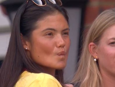 The Sun titrează, după apariția imaginilor virale: „Flirt la nivel înalt: Carlos Alcaraz o curtează pe Emma Răducanu”