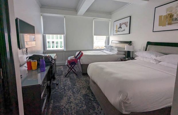 Caz uluitor! Un om al străzii a pătruns în camera de hotel a unui jucător de la Mondialul Cluburilor » Ce a urmat