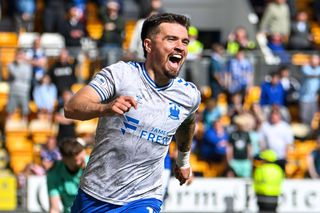 Se face transferul #6! Dinamo a bătut palma cu jucătorul de 750.000 de euro » Fotbalistul urmează să semneze