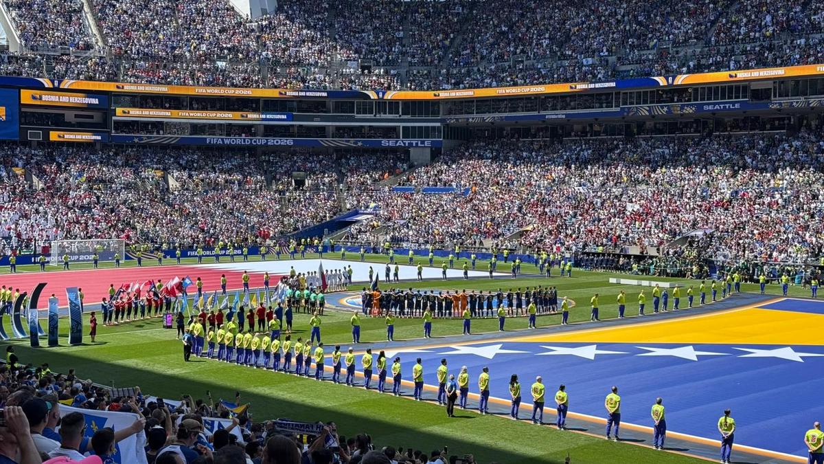 „Rațiu” și „Hagi”, prezenți în Seattle la Bosnia - Qatar » Explicația din spatele unei fotografii antologice de la Mondial