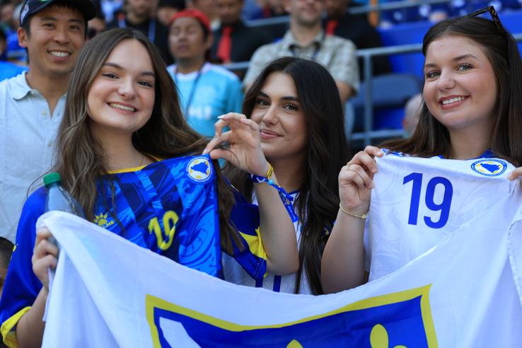 Imagini din tribune, la meciul Bosnia - Qatar 3-1 FOTO: Ionuț Iordache (GSP)