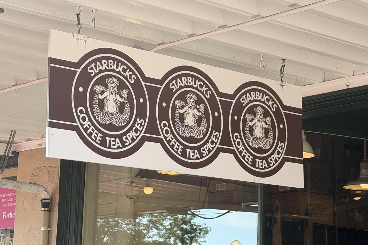 Bun venit în capitala cafelei din Statele Unite! » Orașul cu peste 1.600 de cafenele. Cum arată primul Starbucks din lume