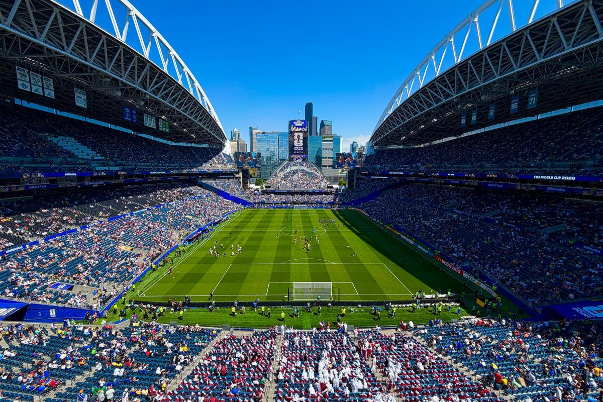 „Rațiu” și „Hagi”, prezenți în Seattle la Bosnia - Qatar » Explicația din spatele unei fotografii antologice de la Mondial