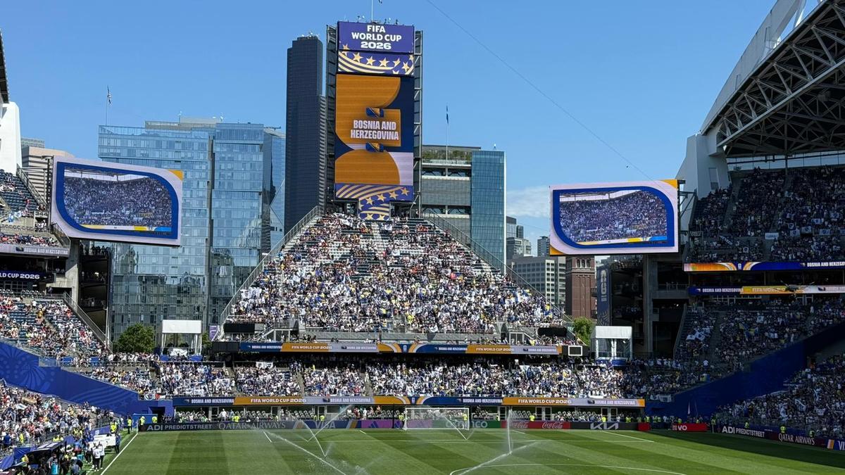 „Rațiu” și „Hagi”, prezenți în Seattle la Bosnia - Qatar » Explicația din spatele unei fotografii antologice de la Mondial