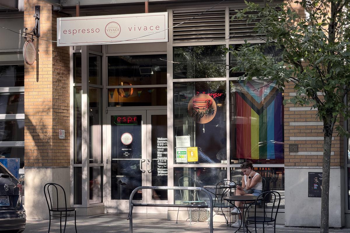 Bun venit în capitala cafelei din Statele Unite! » Orașul cu peste 1.600 de cafenele. Cum arată primul Starbucks din lume