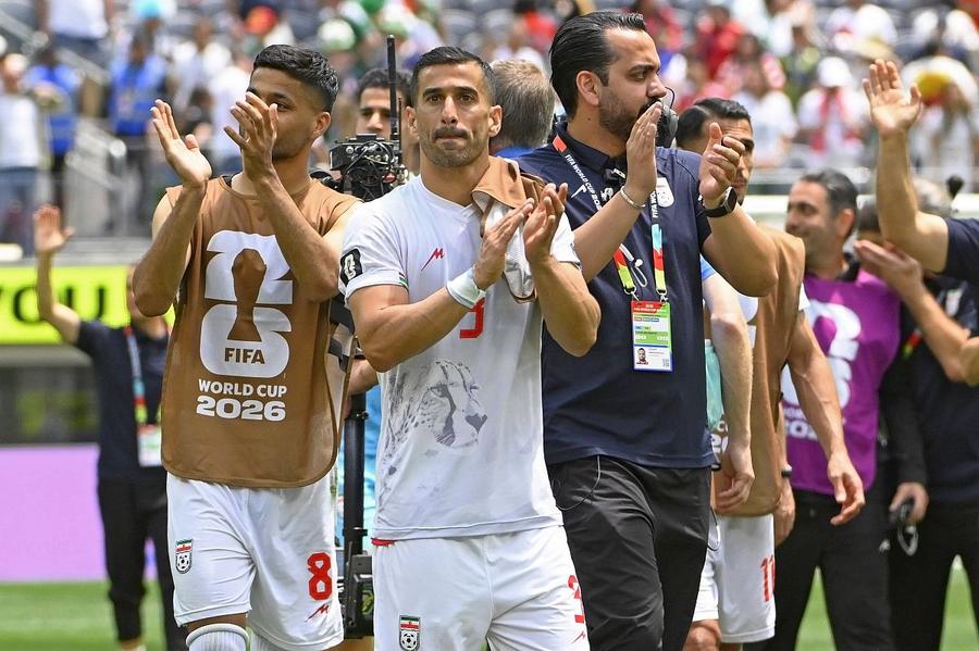 Iranienii au mai lăsat o scrisoare în vestiar: „Asta valorează mai mult decât un meci trucat!”