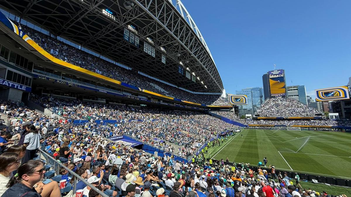 „Rațiu” și „Hagi”, prezenți în Seattle la Bosnia - Qatar » Explicația din spatele unei fotografii antologice de la Mondial