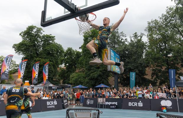 Vara începe cu sport și distracție în Parcul Obor » 500 de jucători participă la Sport Arena Streetball + FIBA 3x3 Women’s Series