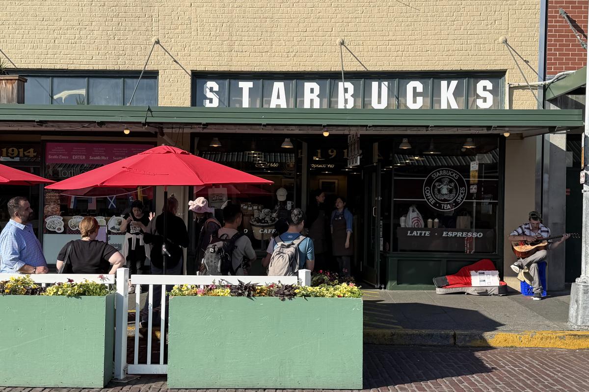 Bun venit în capitala cafelei din Statele Unite! » Orașul cu peste 1.600 de cafenele. Cum arată primul Starbucks din lume