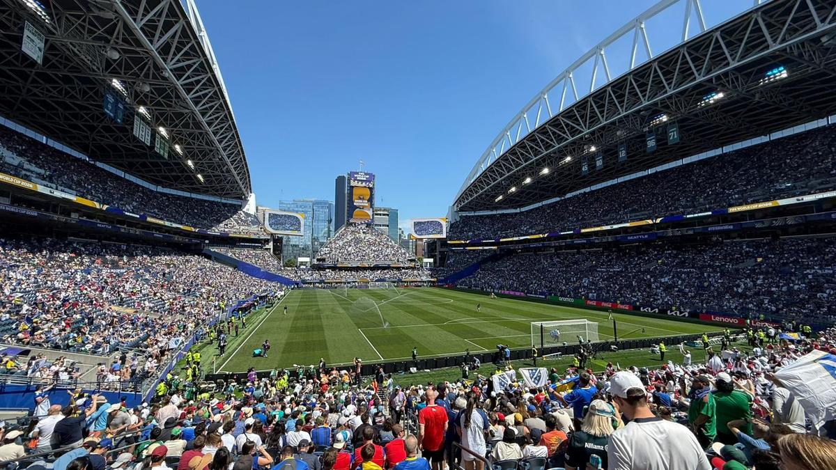 „Rațiu” și „Hagi”, prezenți în Seattle la Bosnia - Qatar » Explicația din spatele unei fotografii antologice de la Mondial