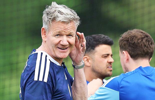 Gordon Ramsay spune o poveste incredibilă de la Mondial: „Mi-au spus: gătești pentru 2.000 de oameni. Și pentru Pele” + Cum a ajuns chef cu 8 stele Michelin, fiindcă s-a rupt ca fundaș la Rangers!