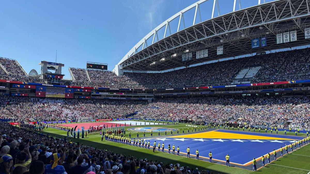 „Rațiu” și „Hagi”, prezenți în Seattle la Bosnia - Qatar » Explicația din spatele unei fotografii antologice de la Mondial