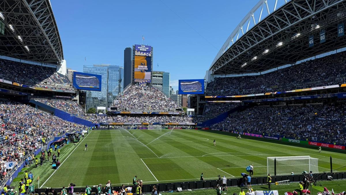 „Rațiu” și „Hagi”, prezenți în Seattle la Bosnia - Qatar » Explicația din spatele unei fotografii antologice de la Mondial