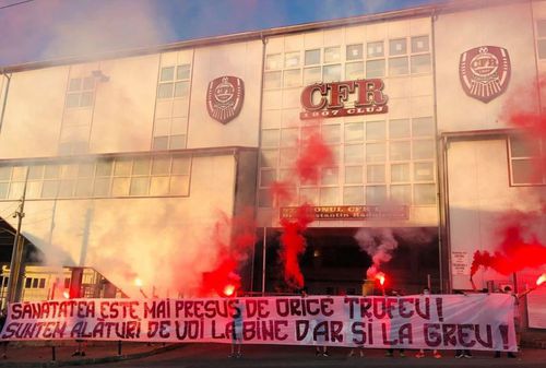 Fanii lui CFR Cluj, mesaj special la stadion, după problemele de la echipă