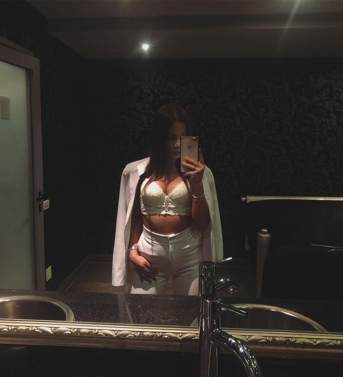 WAGs pe Ghencea » Show în tribună: cum s-au pozat „rivalele” la meciul Stelei