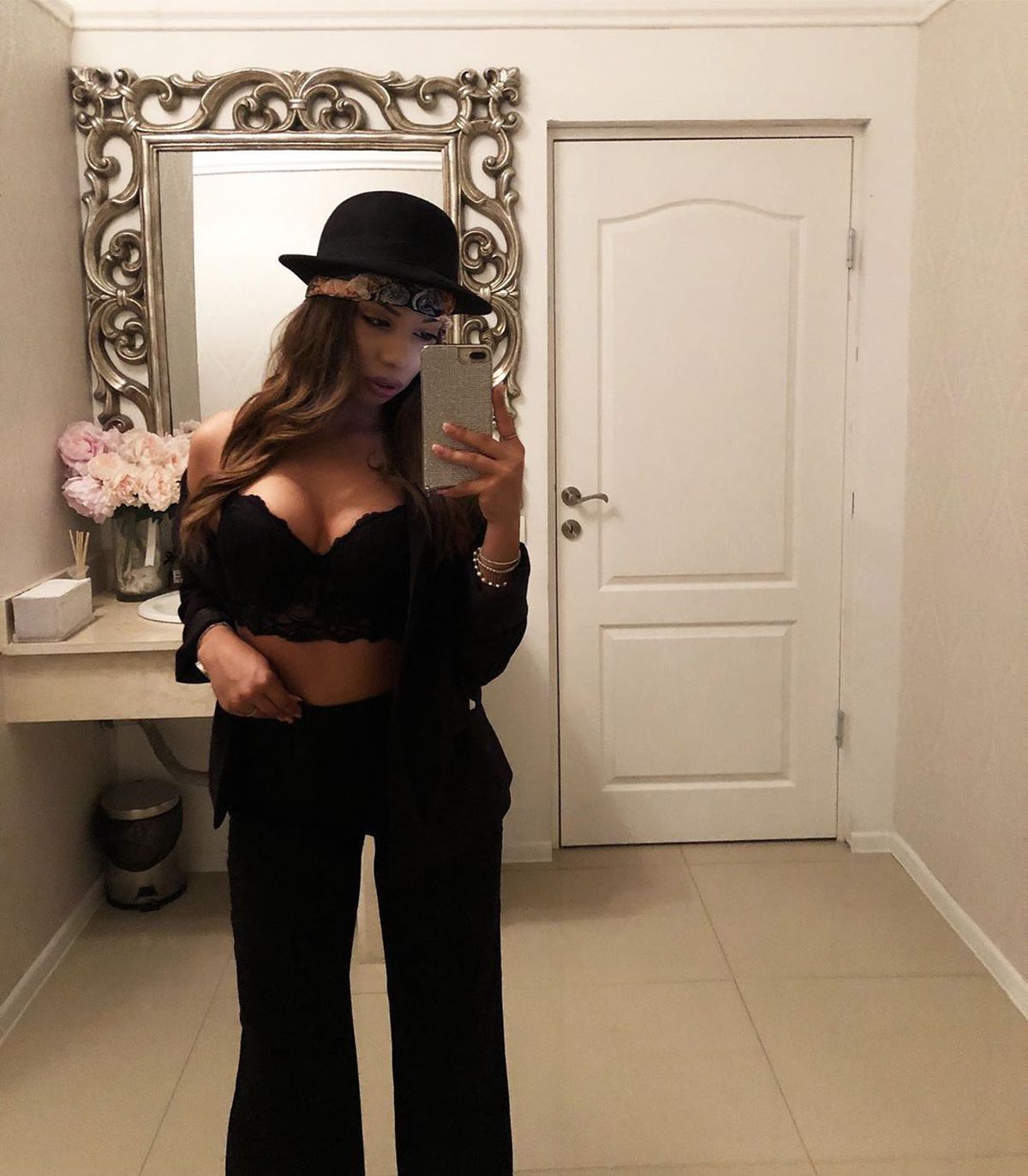 WAGs pe Ghencea » Show în tribună: cum s-au pozat „rivalele” la meciul Stelei