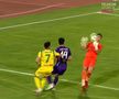 FOTO Fază rară în fotbal! Gafă uriașă făcută de portarul împrumutat de FCSB în Liga 2
