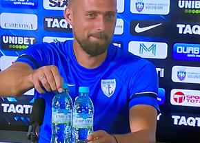 „Să dăm și noi apa la o parte?” » Gabi Tamaș, recital la conferință: a copiat în stilul propriu gestul lui Cristiano Ronaldo