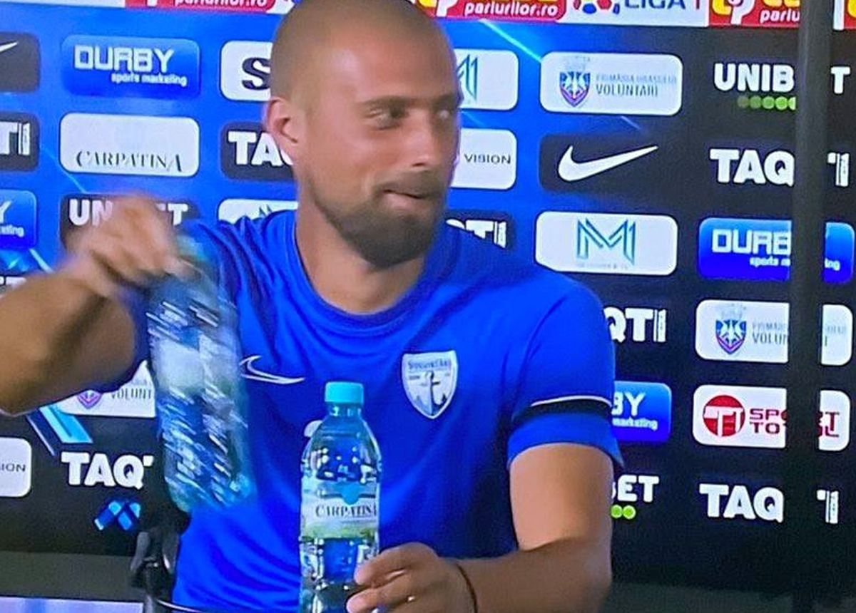 „Să dăm și noi apa la o parte?” » Gabi Tamaș, recital la conferință: a copiat în stilul propriu gestul lui Cristiano Ronaldo