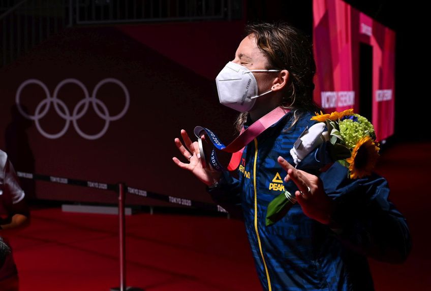 Ana Maria Popescu (36 de ani) a câștigat medalia de argint în proba de spadă de la Jocurile Olimpice. În finală, românca a cedat la limită în fața chinezoaicei Sun Yiwen, 10-1