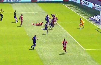 Fază complicată în Sepsi - FC Argeș » Fără VAR, arbitrul s-a descurcat excelent