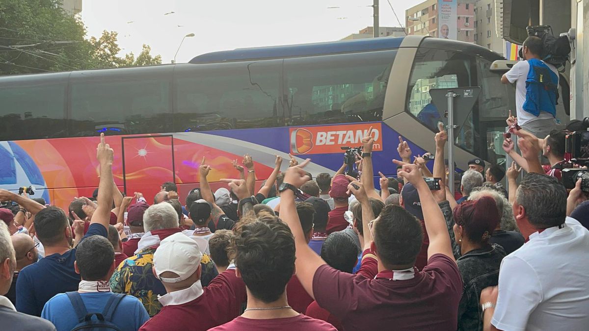 Rapid - FCSB 2-0. Ăsta e Rapidul din Giulești! Alb-vișiniii își înving rivala la primul derby jucat pe noul stadion