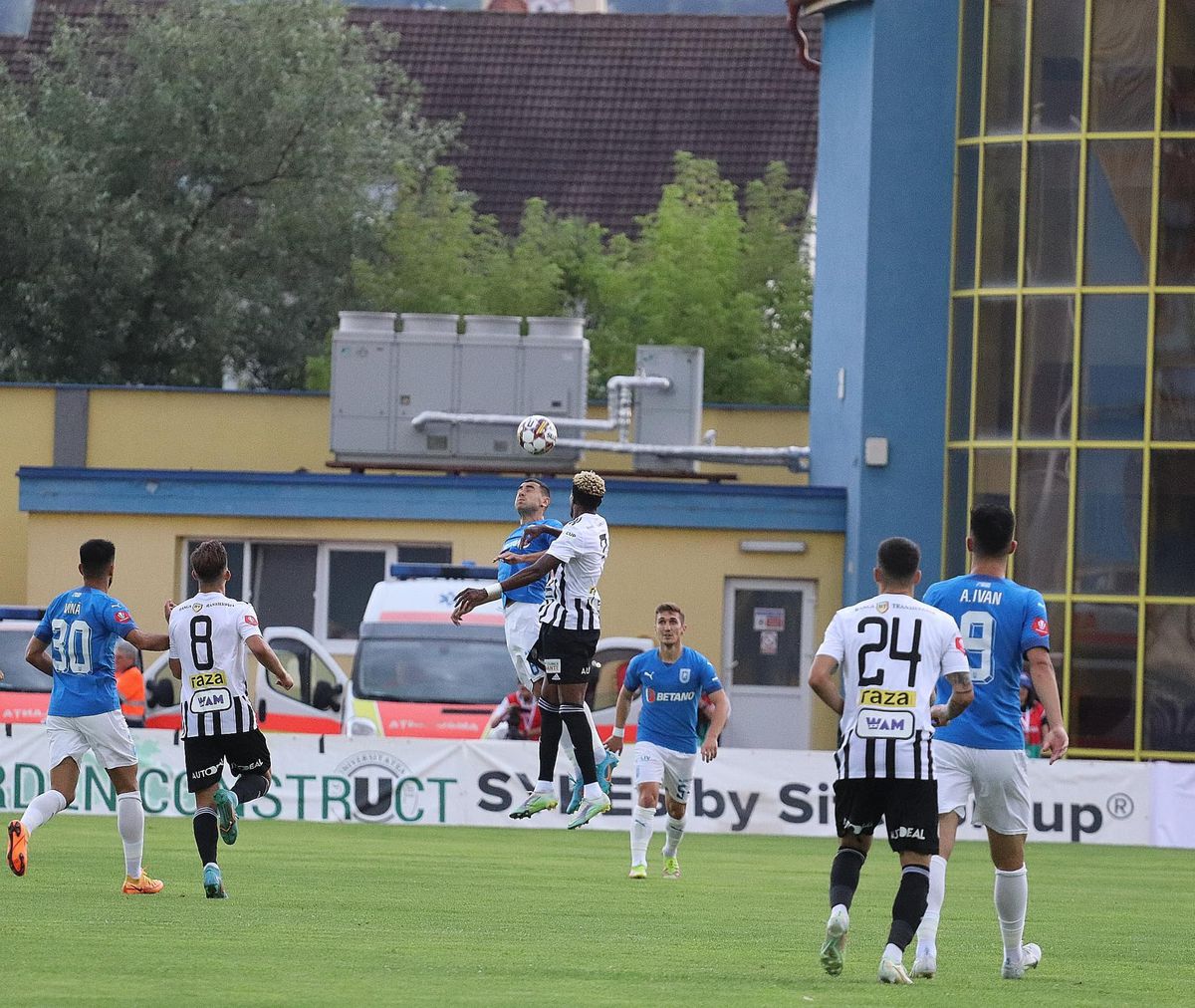 Erik Lincar așteaptă un superatacant la U Cluj! Fostul vârf al lui FCSB a fost la meciul cu Craiova: „Am vorbit cu el”