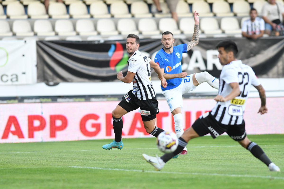 U Cluj - CSU Craiova 1-1. Abonați la X » „Șepcile Roșii” îi încurcă și pe olteni, iar Balint rămâne fără victorie la alb-albaștri