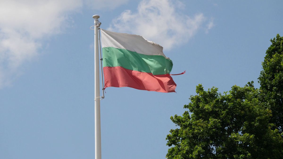 Unde se trăiește mai bine: Bulgaria sau România? Radiografie făcută de echipa GSP: salarii mai mari, prețuri mai mari, tristețe maximă, dar țigări ieftine