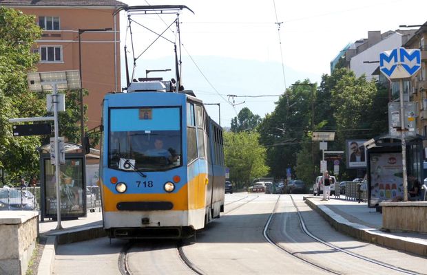 Unde se trăiește mai bine: Bulgaria sau România? Radiografie făcută de echipa GSP: salarii mai mari, prețuri mai mari, tristețe maximă, dar țigări ieftine