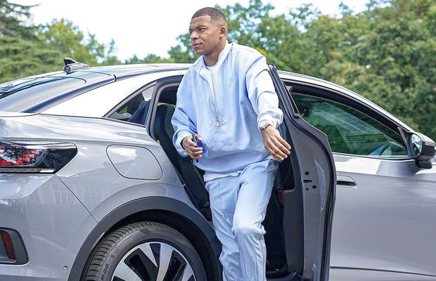 Parisul, negocieri neașteptate cu Barcelona pentru Kylian Mbappe » Clubul e amenințat: „Vom obliga PSG să-l folosească. Altfel, va fi hărțuire”