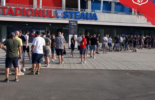 Suporterii celor de la CSA Steaua au depășit borna celor 1.000 de abonamente cumpărate. Luni a fost prima zi când achiziționarea a fost disponibilă și la casele din Ghencea.