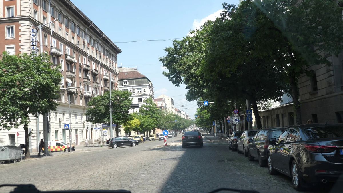 Unde se trăiește mai bine: Bulgaria sau România? Radiografie făcută de echipa GSP: salarii mai mari, prețuri mai mari, tristețe maximă, dar țigări ieftine