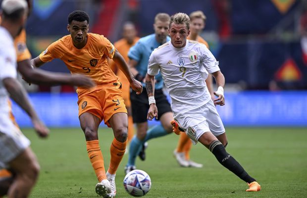 Un internațional român sare din schemă la Genoa » Ce atacant a transferat nou-promovata în Serie A