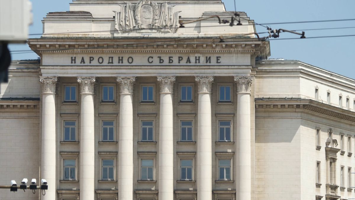 Unde se trăiește mai bine: Bulgaria sau România? Radiografie făcută de echipa GSP: salarii mai mari, prețuri mai mari, tristețe maximă, dar țigări ieftine