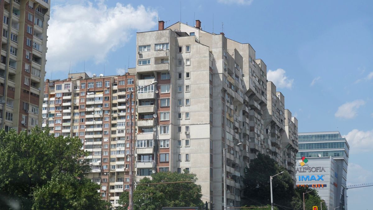 Unde se trăiește mai bine: Bulgaria sau România? Radiografie făcută de echipa GSP: salarii mai mari, prețuri mai mari, tristețe maximă, dar țigări ieftine