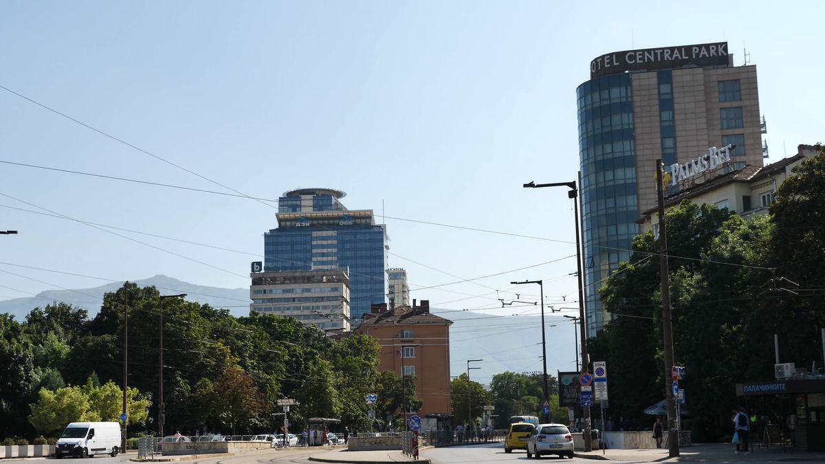 Unde se trăiește mai bine: Bulgaria sau România? Radiografie făcută de echipa GSP: salarii mai mari, prețuri mai mari, tristețe maximă, dar țigări ieftine