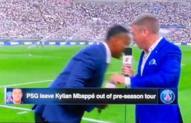 Șocant: a căzut din picioare în mijlocul transmisiei live » Medicii i-au acordat îngrijiri la marginea terenului