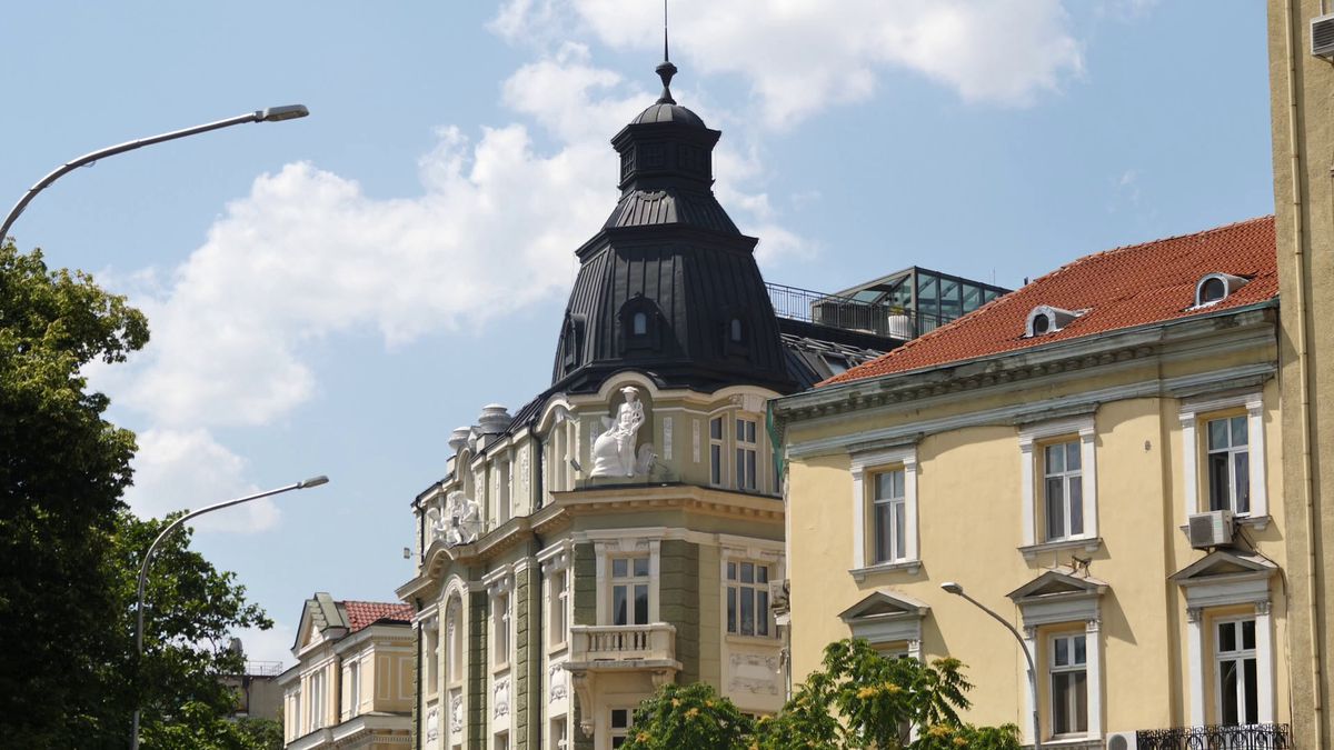 Unde se trăiește mai bine: Bulgaria sau România? Radiografie făcută de echipa GSP: salarii mai mari, prețuri mai mari, tristețe maximă, dar țigări ieftine