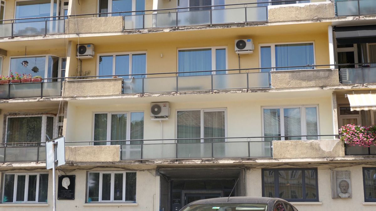 Unde se trăiește mai bine: Bulgaria sau România? Radiografie făcută de echipa GSP: salarii mai mari, prețuri mai mari, tristețe maximă, dar țigări ieftine